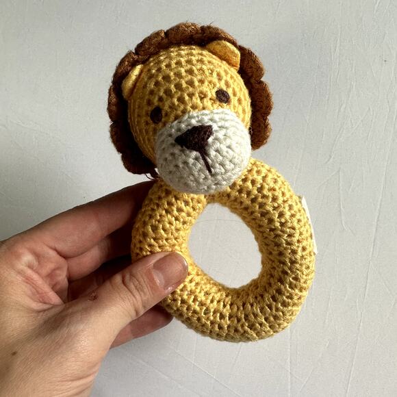 Cheengoo Lion Ring Crocheted Rattle - Picture 4 of 7